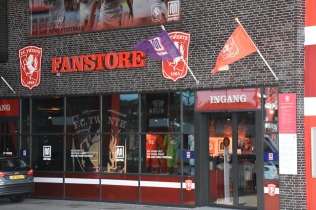 FC Twente slaat toe op transfermarkt en presenteert twaalfvoudig international